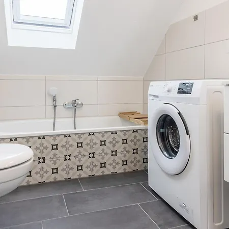 Apartment Wittmunder Straße 24a 50238 *