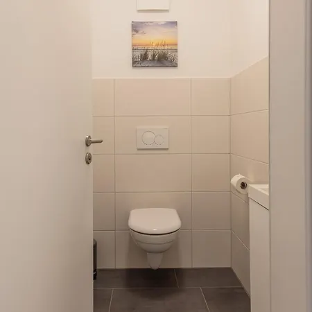 Wittmunder Straße 24a 50238 Apartment