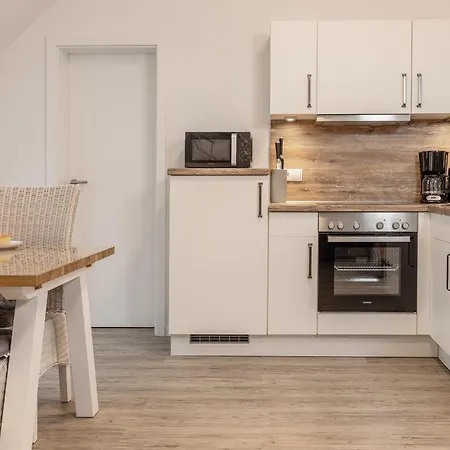 Apartment Wittmunder Straße 24a 50238 *